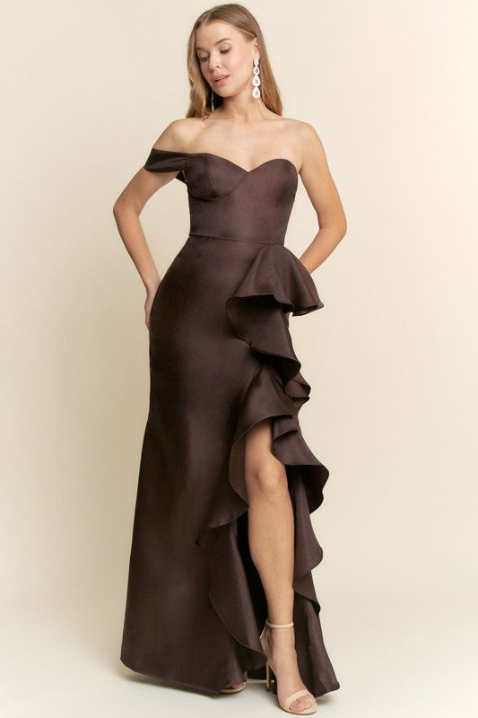 CHOCO OFF SHOULDER STRAP GOWN