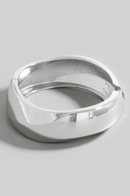 SILVER WAVY BANGLE