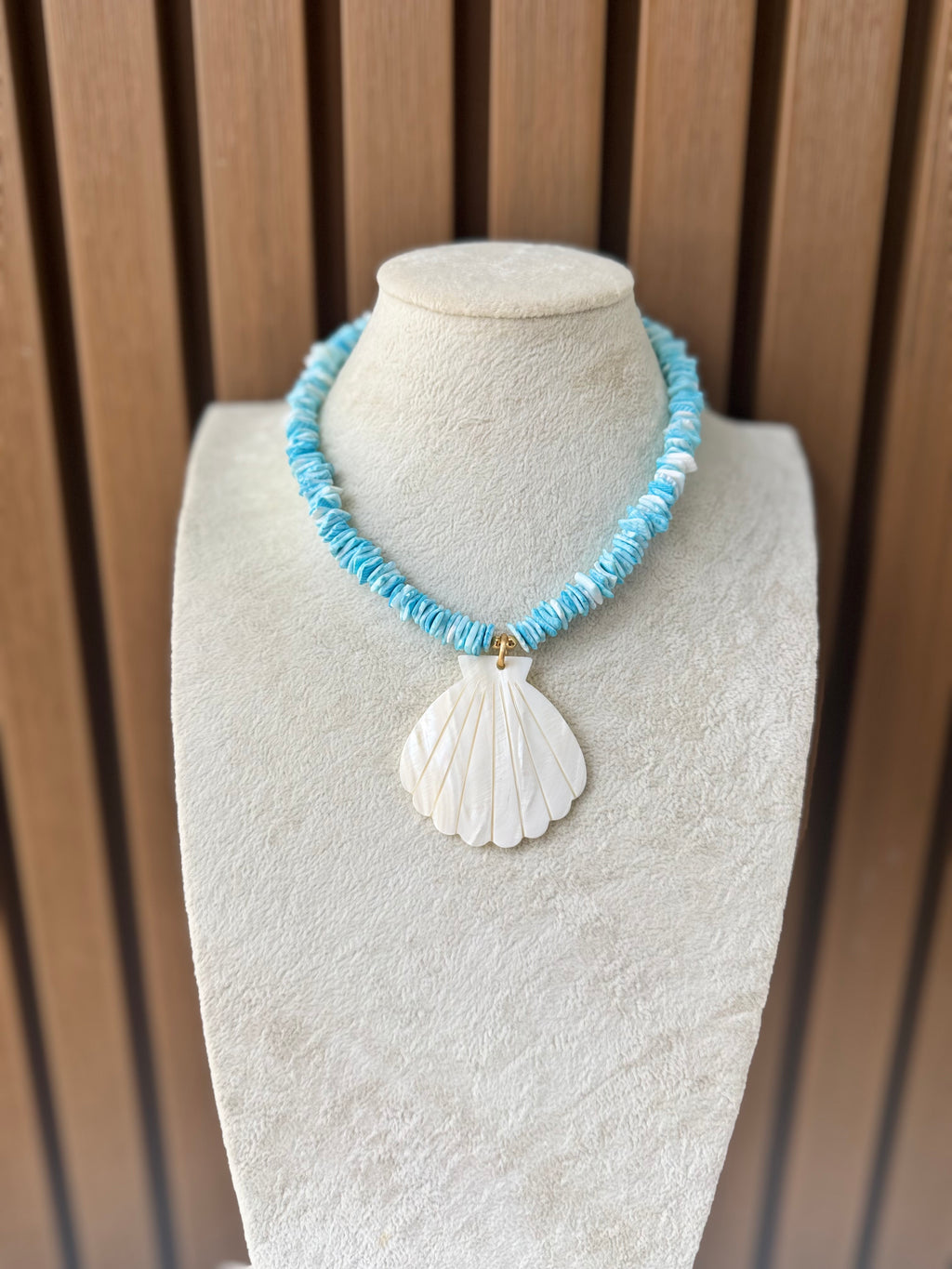 M3 PUCA SHELL NECKLACE